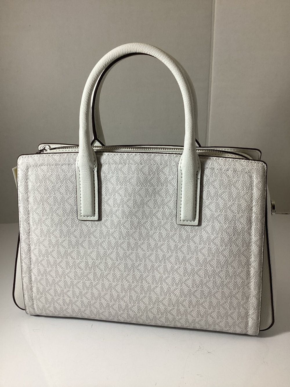 Michael Kors
Medium Laila Satchel - Picture 9 of 12